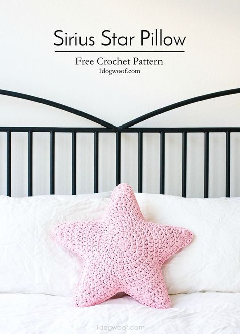 Crochet Star Cushion, Crochet Star Pillow, Crocheted Star, Crochet Star Patterns, Sirius Star, Crochet Pillow Patterns Free, Star Pillow, Crochet Star, Confection Au Crochet