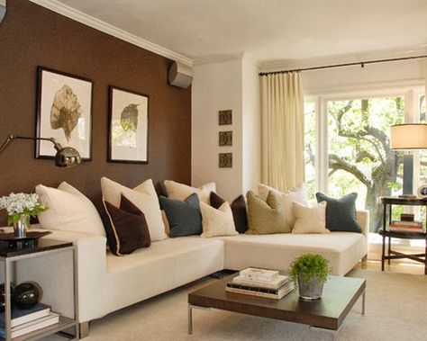 Den Colors, Perete Accent, Curtains Brown, Reka Bentuk Ruang Tamu, Brown Accent Wall, Hiasan Dalaman Rumah, Reka Bentuk Dalaman, Modern Family Rooms, Living Room Wall Color