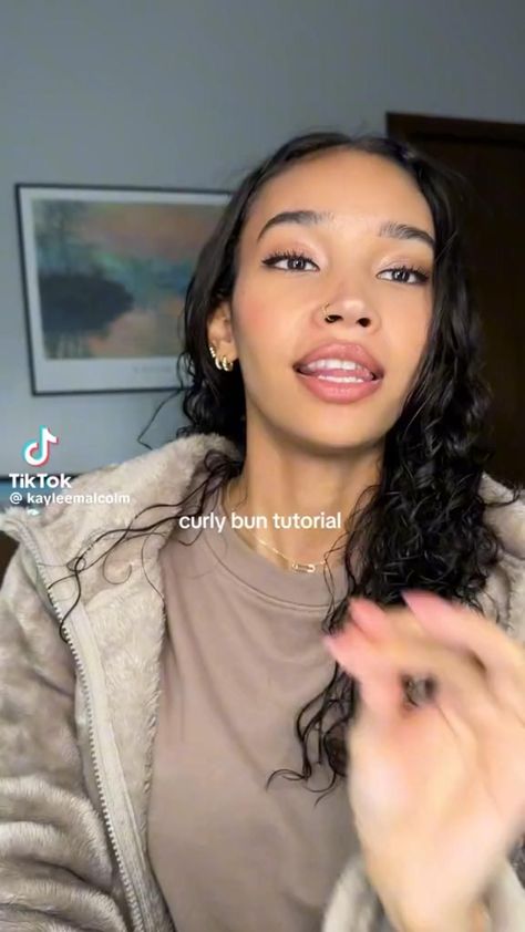 Messy Buns for Every Hair Length Curly Hair Care Routine, Messy Bun Tutorial, Curly Hair Inspo, Curly Hair Videos, Bun Tutorial, Messy Buns, Curly Hair Styles Easy, Messy Bun Hairstyles, Hairdos For Curly Hair