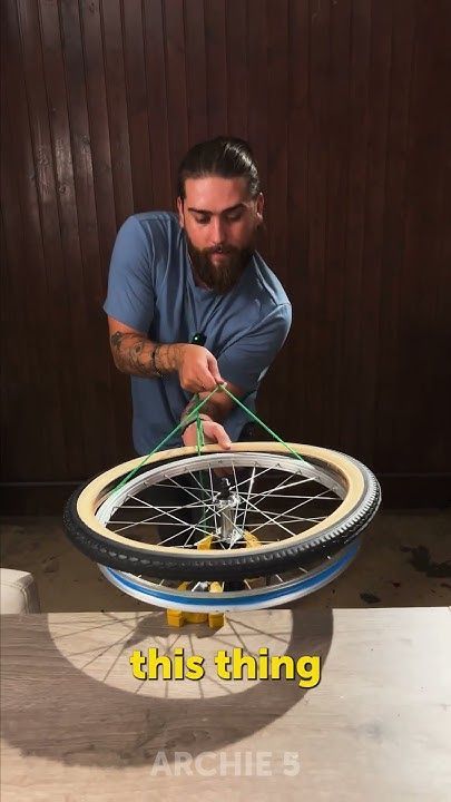 Bike Hacks Diy, Bicycle Garage, 1000 Lifehacks, Bicycle Mechanics, Bike Hacks, Bicycle Diy, Biking Diy, Easy Diy Hacks, Bicycle Repair