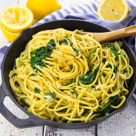 Lemon Spaghetti with Spinach Spaghetti With Spinach, Cheap Vegan Meals, Lemon Spaghetti, Cheap Vegan, One Pot Pasta Recipes, Vegan Pasta Recipes, Lemon Pasta, Salad Pasta, One Pot Pasta