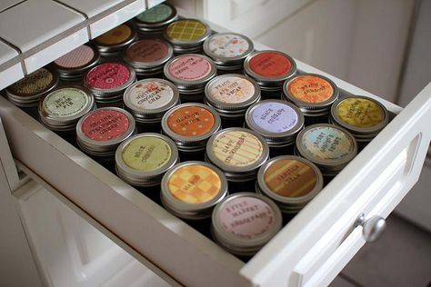 looks like loose leaf tea is organized in mason jars. good, inexpensive idea Tee Organisation, Tea Drawer, Loose Leaf Tea Storage, Herb Storage, Tea Organization, Tea Station, Tea Decor, Spice Drawer, Tea Storage