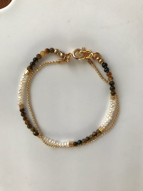 Chic Beaded Bracelet, Diy Gold Bracelets, Black Bracelet Women, Bread Bracelet, Amazing Necklaces, Anting Manik, Metaphysical Jewelry, Bracelet Inspo, Diy Bracelet Designs