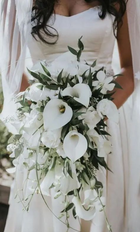 White And Greenery Wedding, Pretty Wedding Bouquet, Unique Wedding Bouquet, Greenery Wedding Bouquet, Spring Wedding Bouquets, Cascading Wedding Bouquets, Sunflower Wedding Bouquet, Red Bouquet Wedding, Summer Wedding Bouquets