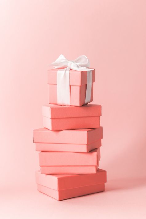 Stack of boxes | Premium Photo #Freepik #photo #background #wedding #christmas #ribbon Gift Boxes Photography, Presents Stacked, Stacked Gift Boxes, Photo Background Wedding, Presents Aesthetic, Pictures Of Presents, Christmas Gift Photography, Pile Of Presents, Christmas Stock Photos