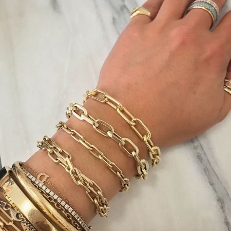 ✨⛓✨ Ever Link Bracelet, Editorial Accessories, Jewelry 2000s, 2000s Accessories, Gold Chain Bracelets, Accessories Editorial, Gold Bracelets Stacked, Italian Chain, Instagram Jewelry