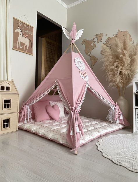 Diy Tent, Idee Babyshower, Kids Room Interior Design, Baby Room Themes, Baby Room Inspiration, Kids Bedroom Designs, Kids Tents, Teepee Tent, Kids Interior Room