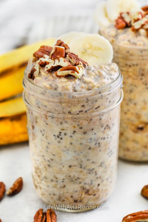 Banana Bread Overnight Oats Banana Bread Overnight Oats, Creamy Oats, Pumpkin Banana Muffins, Night Oats, Overnight Oats With Yogurt, Overnight Recipes, Oat Recipes Healthy, Overnight Oats Recipe Healthy, Banana Overnight Oats