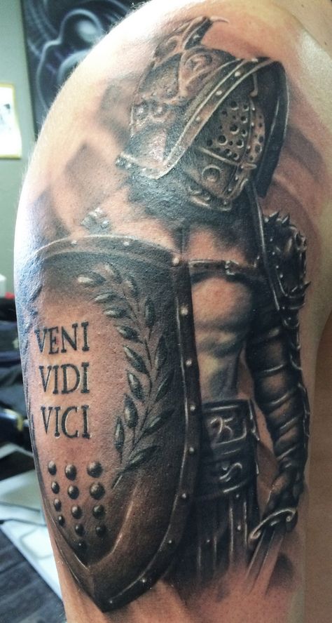 Roman Gladiator Tattoo, Commodus Gladiator, Gladiator Colosseum, Gladiator Tattoo, Shin Tattoo, Spartan Warrior, Chest Tattoo, Tattoo Art, Arm Tattoo