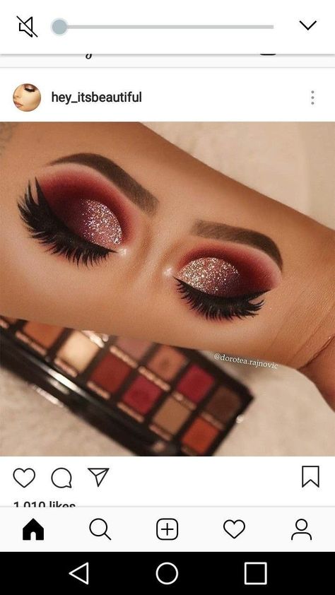 Burgundy Eyeshadow Looks, Black Bride Wedding, Maquillaje Smokey Eyes, Bride Wedding Makeup, Eye Makeup On Hand, Maroon Makeup, Burgundy Makeup Look, Burgundy Eye Makeup, Burgundy Eyeshadow