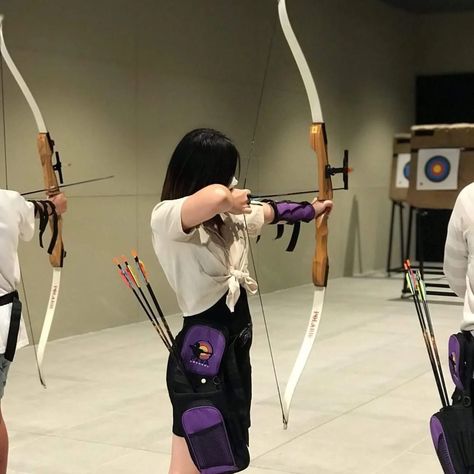 Archery Archery Girl Aesthetic, Archery Aesthetic Female, Archery Aesthetic, Archery Sport, Archery Girl, Dancer Lifestyle, Gymnastics Videos, Archery Bow, Sports Aesthetic