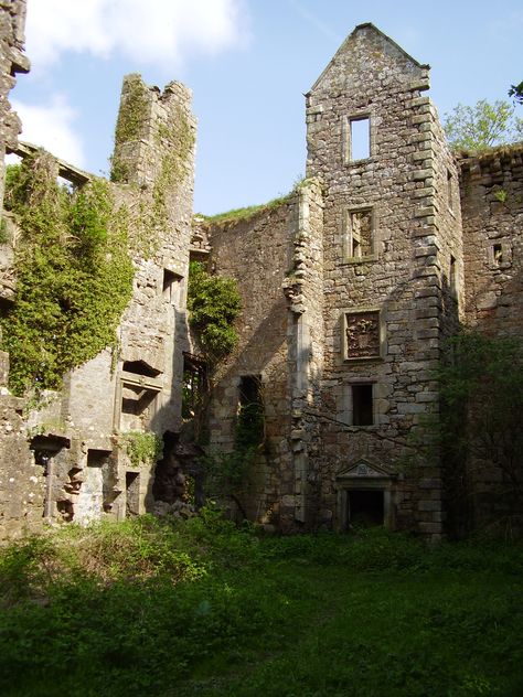 Old Dalquharran Castle, Scotland. The castle remained inhabited until the 1700's. Old Castle Ruins, British Castles, Scotland History, Old Castle, Beautiful Ruins, Castle Scotland, Scotland Castles, Surreal Photos, Scottish Castles