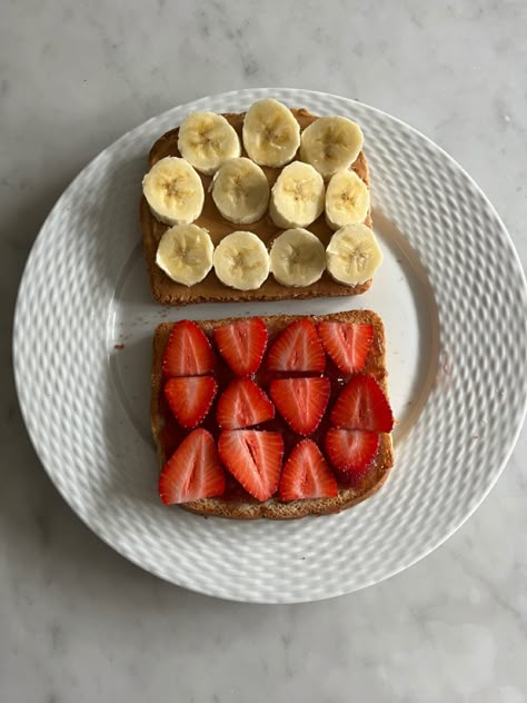 Peanut Butter Banana Toast, Jelly Toast, Strawberries And Bananas, Better Gut Health, Peanut Butter And Jelly Sandwich, Peanut Butter Toast, Banana Toast, Sliced Strawberries, Healthy Food Dishes