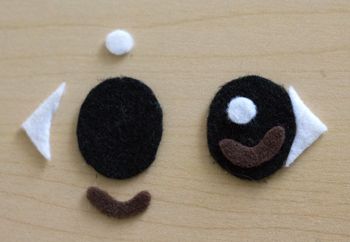 How to make eyes with felt – Miss Dolkapots Krafties How To Make Eyes, Felt Eyes For Stuffed Animals, Felt Anime, Chibi Doll, Felt Eyes, Felt Doll Patterns, Felt Craft Projects, Craft Eyes, Needle Felting Tutorials