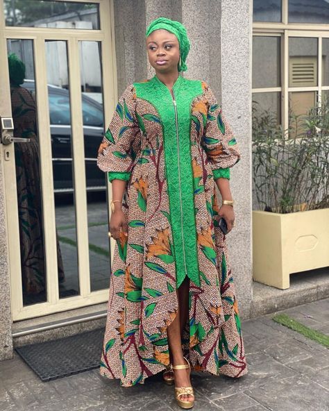 568 mentions J’aime, 10 commentaires - Omotola Lawal Iredia (@tolitotee103) sur Instagram : "Available to order KEEP IT SIMPLE AND REAL kINDLY WHATSAPP 07031100426 to purchase OR VISIT…" Free Long Gown, Latest Ankara Long Gown Styles, Kitenge Fashion, Casual Maxi Dress, African Dresses For Kids, African Fashion Skirts, African Maxi Dresses, African Fashion Traditional, African Fashion Ankara