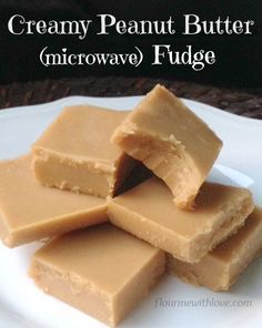 Dessert Micro Onde, Creamy Peanut Butter Fudge, Microwave Peanut Butter Fudge, Butter Desserts, Peanut Butter Fudge Recipe, Peanut Butter Fudge Easy, Microwave Fudge, Scooby Snacks, Cake Recipes Easy Homemade