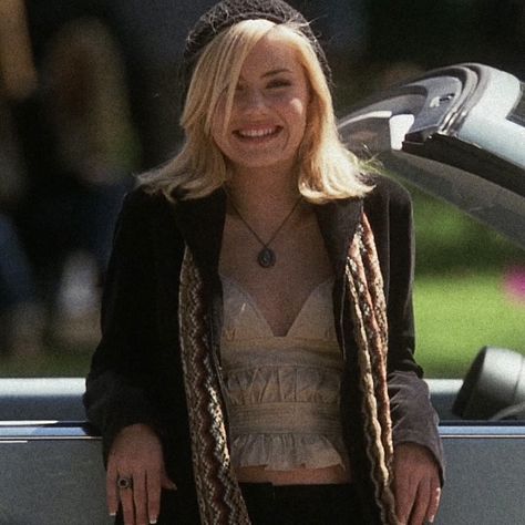 The Girl Next Door Outfits, Girl Next Door Movie, The Girl Next Door 2004, Elisha Cuthbert, The Girl Next Door, Lost In Thought, Movies Outfit, Girl Next Door, Next Door