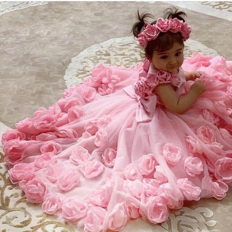 Frock Ideas, 1st Birthday Girl Dress, Birthday Frocks, Girls Pageant Gowns, Baptism Dresses, Baby Birthday Dress, Made Flowers, Pink Flower Girl Dresses