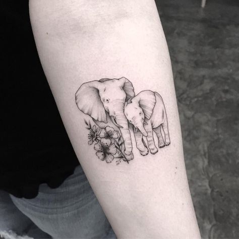 Mama Tattoos, Elephant Family Tattoo, Cute Elephant Tattoo, Tatoo 3d, Elephant Tattoo Design, Mommy Tattoos, Inspiration Tattoos, Mother Tattoos, Tattoo For Son