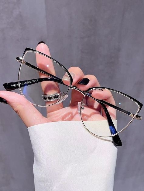 Clear Glasses Frames Women, Unique Eyeglasses, Cute Glasses Frames, Glasses For Round Faces, Classy Glasses, Glasses Frames Trendy, Glasses Inspiration, Fancy Glasses, Chic Glasses