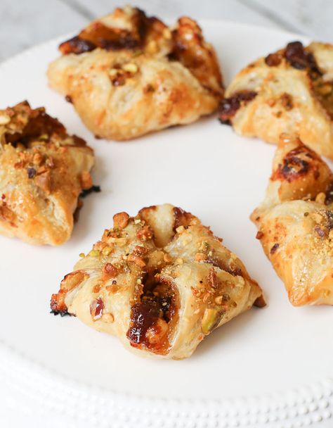 #Havarti #FigButter Pastries | #puffpastry #mascarpone #eggs #pistachios #honey #breakfast #mezze #MUSTMAKE Coconut Sweet Recipes, Tapas Night, Bacon Ice Cream, Fig Butter, Gourmet Pastries, Honey Breakfast, Lithuanian Recipes, Butter Pastry, Seed Recipes