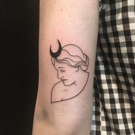 634 Likes, 4 Comments - tattoo (@jen_vonklitzing) on Instagram: “#artemis for lovely jen @exhibitionstreet” Artemis Goddess Tattoo, Artemis Tattoo, Greek Tattoo, Artemis Goddess, Optical Illusion Tattoo, Goddess Tattoo, Greek Tattoos, Butterfly Tattoo Designs, Tattoo Designs For Women