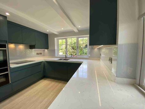 Kitchen Splashbacks Bristol - Clearly Glass Ltd Glass Splashback Kitchen, Splashback Kitchen, Tinted Mirror, Copper Mirror, Kitchen Splashbacks, Glass Installation, Kitchen Splashback, Paint Matching, Glass Splashback