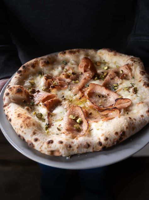 Mortadella and Pistachio Pizza - Vindulge Pistachio Pizza, Pizza Gourmet, Creative Pizza, Small Pizza, Pizza Dinner, Mouthwatering Food, Great Pizza, Grilled Pizza, Pizza Peel