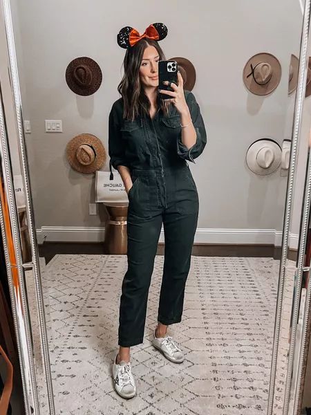 Black Utility Jumpsuit Outfit, Utility Jumpsuit Outfit, Utility Romper, Jumpsuit Fall, Utility Jumpsuit, Fashion Diva, Jumpsuit Outfit, Wardrobe Inspiration, Disney Outfits