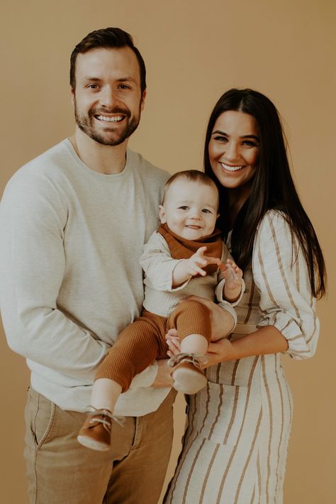 Family Portrait Poses For 3 Studio, Family Of 3 Studio Photoshoot, Family Selfie, Family Portraits At Home, 6 Month Family Photos Studio, Studio Family Photos White Background, Family Session In Studio, Family Of 3 Photo Ideas Studio, Indian Family Photography