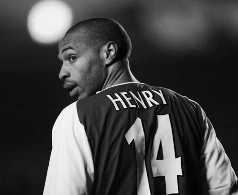 Thierry Henry Arsenal, Ian Wright, Black And White Football, Thierry Henry, Football Icon, Football Gif, Health Tech, Transfer Window, Football Pictures