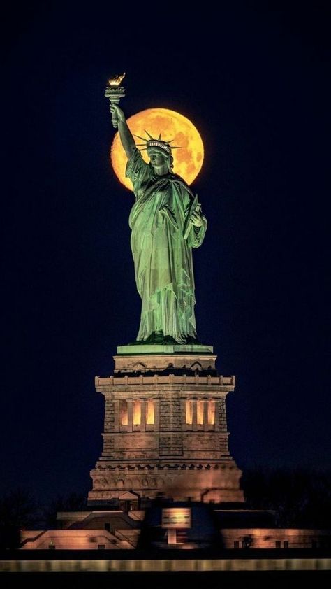 Liberty Wallpaper, تمثال الحرية, Beautiful Places In Usa, Live Wallpaper For Pc, Liberty New York, New York Wallpaper, Amoled Wallpapers, Fashion Vogue, The Statue Of Liberty