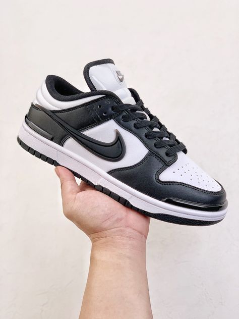 Nike Dunk Low Twist, Brand Sneakers, Sport Shoes Fashion, Trending Sneakers, Nike Dunk Low, Sneaker Brands, Dunk Low, Nike Dunk, Nike Dunks