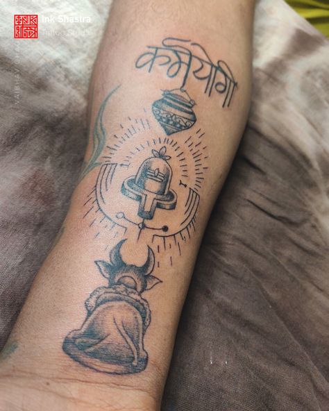 Shiva nandi shivling tattoo customized rays inked hindu indian Poked Tattoo, Trishul Tattoo Designs, Trishul Tattoo, Shiva Tattoo Design, Om Tattoo, Shiva Parvati, Download Hair, Shiva Tattoo