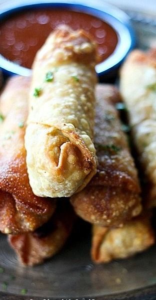 Cheesy Barbecue Chicken and Bacon Eggrolls Bacon And Egg Roll, Chicken And Bacon, Wonton Recipes, Egg Roll Recipes, Barbecue Chicken, Bacon Egg, Family Cooking, Game Day Food, Egg Rolls