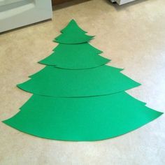 an easy to make festive holiday wall hanging, Felt Christmas Tree Pattern, Christmas Tree With Ornaments, Christmas Door Decorating Contest, Diy Felt Christmas Tree, Christmas Advent Calendar Diy, Christmas Tree Template, Frugal Christmas, Christmas Trees For Kids, Wall Christmas Tree