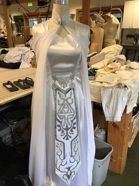 Posted by Zelda Informer on FB (Sent in by Anaïs Chilvers) Zelda Wedding, Fantasy Dresses, Medieval Dress, Custom Wedding Dress, Fantasy Dress, Cosplay Dress, My Dress, Fantasy Clothing, Fantasy Fashion