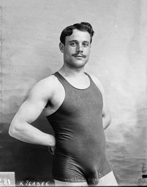 Vintage Muscle Men, Couples Vintage, 19th Century Men, Muscular Man, Vintage Gentleman, Male Models Poses, Portrait Vintage, Lycra Men, Vintage Couples