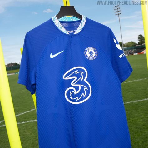 Camisa Chelsea, Chelsea Nike, Fc Chelsea, Chelsea Football Club, Chelsea Football, Football Outfits, White Turquoise, Football Kits, Team Apparel