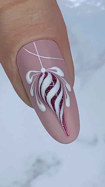 Christmas Ornaments Nails, Extreme Christmas Nails, Ornament Nails Christmas, Nail Ornament, Gem Christmas Nails, Christmas 3d Nail Art, Ornament Nails Design, Ornament Nail Art, Christmas Nails With Gems