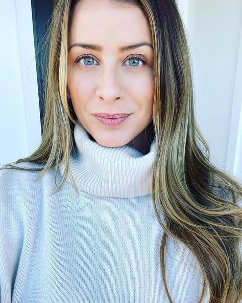 Lo Bosworth on Instagram: “darker hair - u like?” Lo Bosworth, Darker Hair, Hair Updos, Up Hairstyles, Dark Hair, Hair Cut, Hair Colors, Long Hair, Hair Makeup