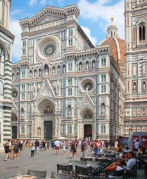 𝐅 𝐈 𝐙🎻🎶 on Twitter: "Florence, Italy 🇮🇹 https://t.co/J1MHqqjS9a" / Twitter Florence Dome, Italy Tourist, Italy Images, Italy Florence, Uffizi Gallery, Italy Travel Tips, Tourist Places, Florence Italy, Santa Maria