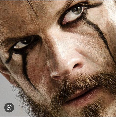 Vikings Floki, Floki Viking, Floki Vikings, Viking Makeup, Vikings Halloween, Viking Pictures, Vikings Travis Fimmel, Medieval Girl, Norse Necklace