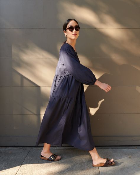 Poplin Dress Outfit, Black Tiered Dress, Spring Sewing, Maxi Dress Outfit, Dress Modern, Effortless Outfit, Modern Clothing, Statement Dress, Maxi Dress Navy