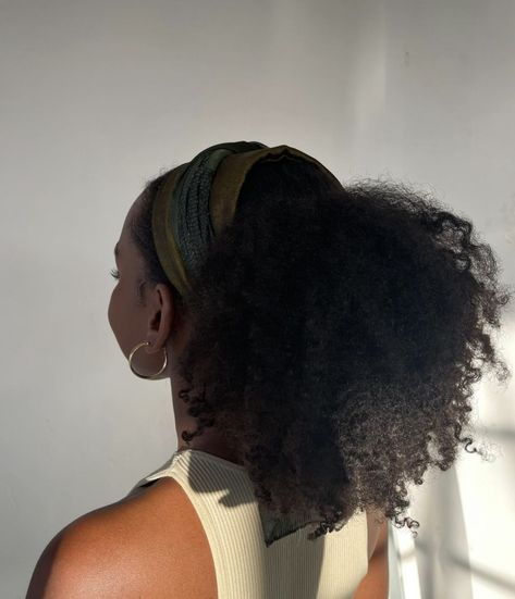 𝓔𝓯𝓲, chérie on Tumblr Long 4c Hair, Low Puff, Embrace Natural Hair, Afrocentric Hairstyles, Hair Like Wool, Diy Natural Hair, Cute Natural Hairstyles, Aesthetic Baddie, Cute Scarf