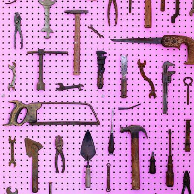 Router Wood, Pegboard Garage, Things Organized Neatly, Pink Tools, Pegboard Organization, Quilling 3d, Picture Rail, Rustic Hardware, Turning Projects