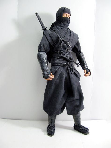 Ninja Cosplay Men, Traditional Ninja Clothing, Ninja Custome Halloween, Ninja Outfit Design, Ninja Attire, Ninja Reference, Ninja Clothing, Ninja Clothes, Japan Ancient