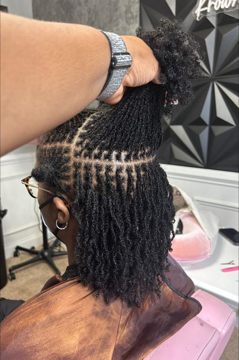 Service: Interlocs Length: 10.5 inches https://krownedbylisha.as.me/ #Smalllocs #Microlocs #Interlocs #FYP #Columbialocs #FemaleBarberLoading #FemaleLoctician #SClocs Microlocs Parting, Micro Loc Grid, Shoulder Length Microlocs, Micro Locs Short Hair, Micro Loc Extensions Permanent, Small Locs With Curly Ends, Large Microlocs, Micro Locs With Extensions, Microlocs With Extensions