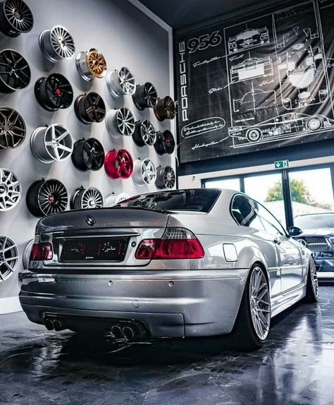 Bmw Garage Ideas, Car Accessories Shop Interior Design, Motorcycle Showroom Interior, Car Detail Shop, Car Showroom Interior, Car Studio, Car Showroom Design, Garage Design Interior, Automotive Shops