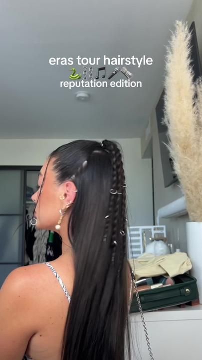 Reputation Hairstyle Concert, Taylor Swift Reputation Era Hair, Taylor Swift Reputation Hairstyle Ideas, Eras Tour Reputation Hair, Reputation Hairstyles Taylor Swift, Eras Tour Hair Ideas Reputation, Reputation Era Hairstyles, Reputation Taylor Swift Hairstyle, Eras Tour Hairstyle Ideas